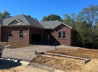 2006 Berry Hill Dr, Frankfort, KY 40601