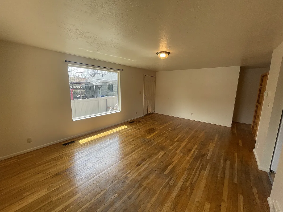Building Photo - 2735 S 700 E