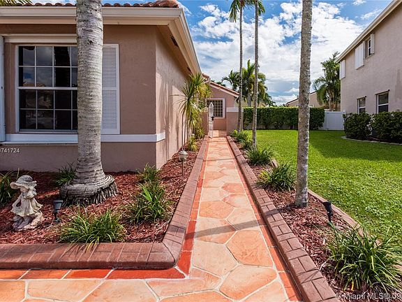 3rd image of 18700 NW 12th St