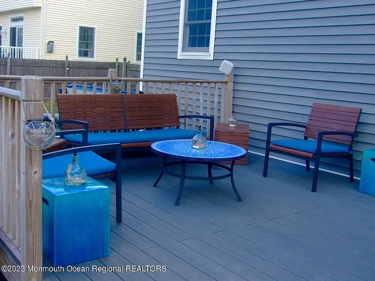 711 Mount Pl — Photo 24