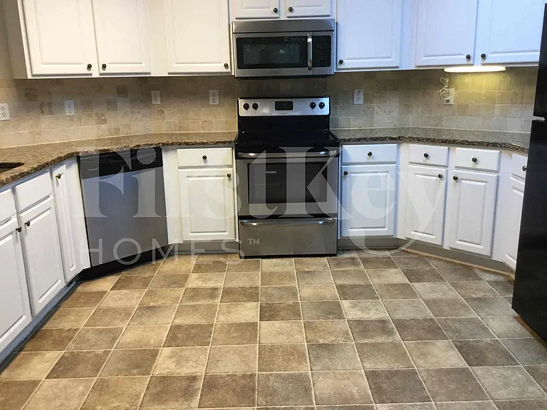 162 Olympic Dr — Photo 4
