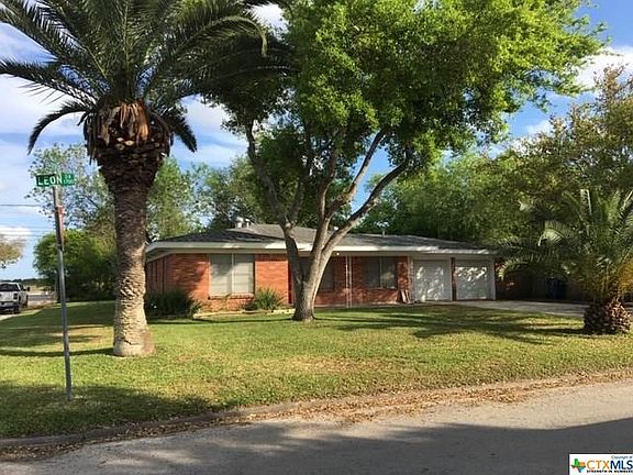 3rd image of 1704 Leon Dr