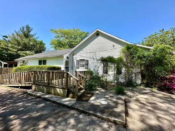 412 Archibald St, Cisne, IL 62823