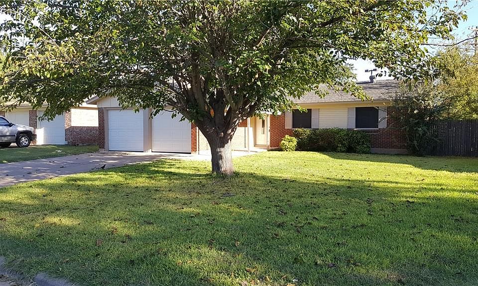 1st image of 2802 Robertson Dr