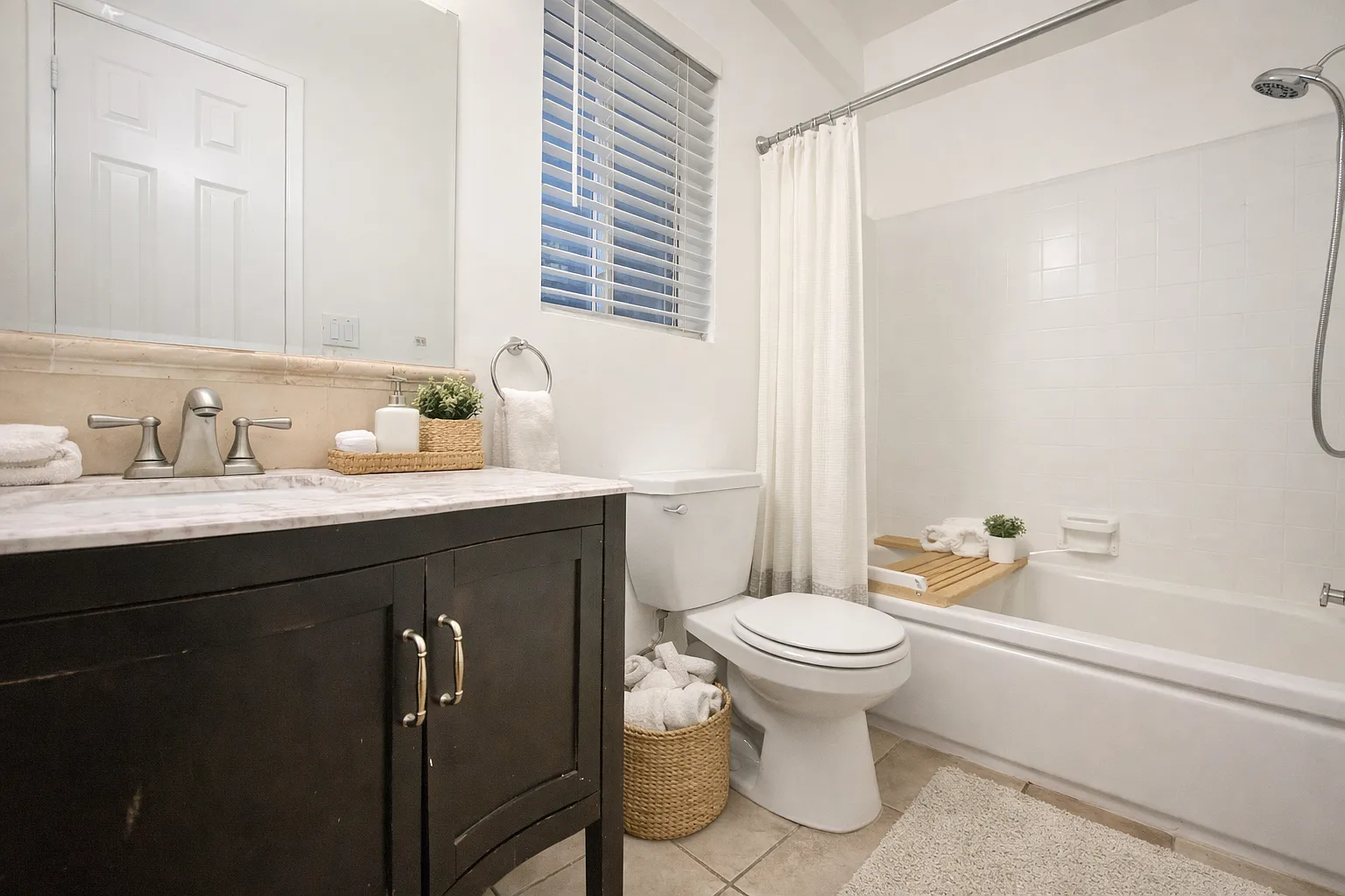 1 bed, 700 sqft, $1,730 — Photo 1