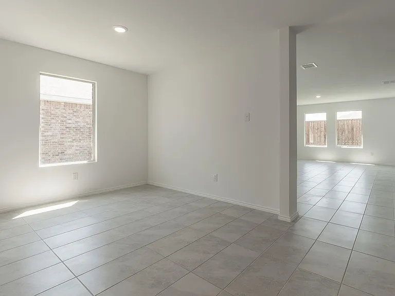1516 Vattier St — Photo 14