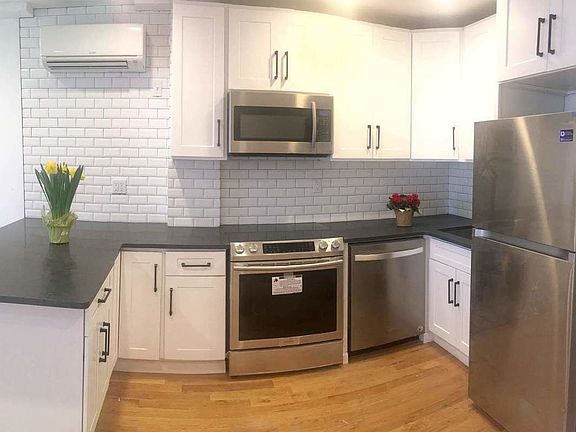 3rd image of 130 Metropolitan Ave #4