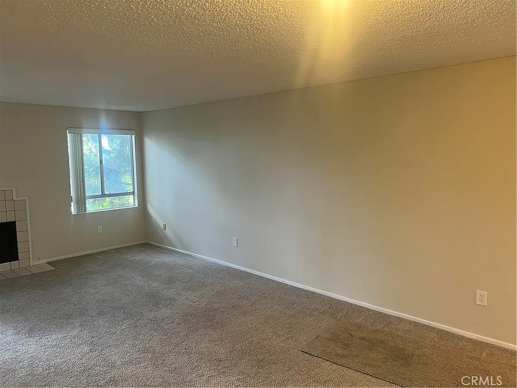 2 bed, 2.0 bath, 1087 sqft, $2,900 — Photo 2