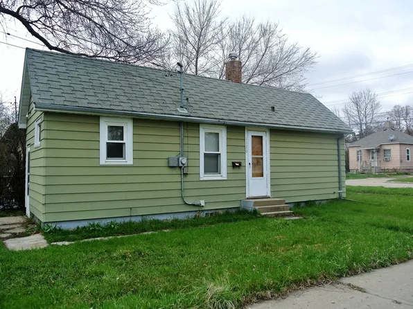 1120 6th Ave NE, Minot, ND 58703