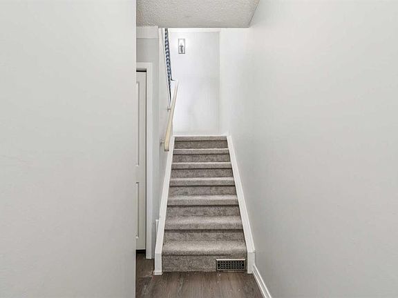 5th image of 2519 S 38th St NE #98