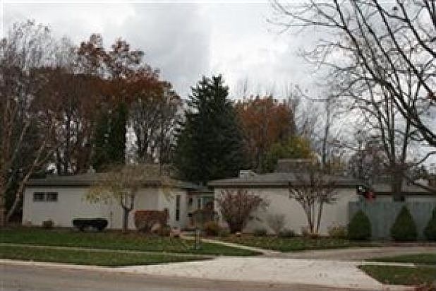 1st image of 652 Wyleswood Dr