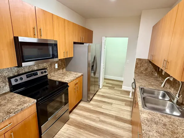 3545 Forest Hill Blvd APT 5, Palm Springs, FL 33406