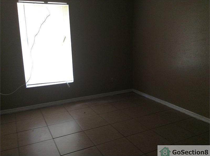 1st image of 25036 Hyde Park Blvd