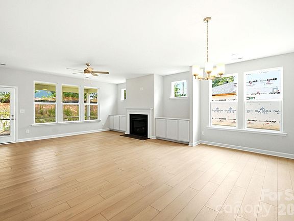3rd image of 170 Windgate Way