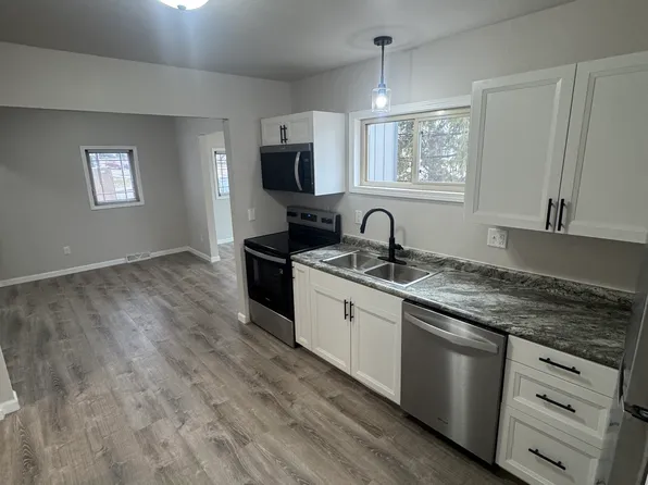 107 Lakeview Dr, Schofield, WI 54476