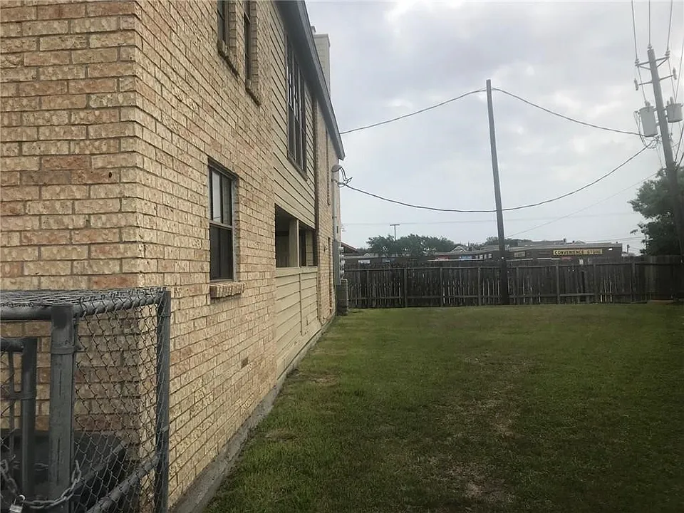 Building Photo 3