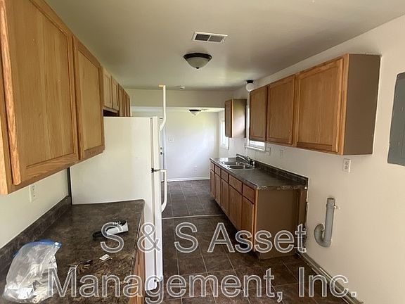 4th image of 324 S Magnolia Ave