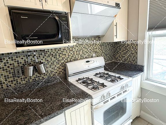 5th image of 22 Chiswick Rd APT 2