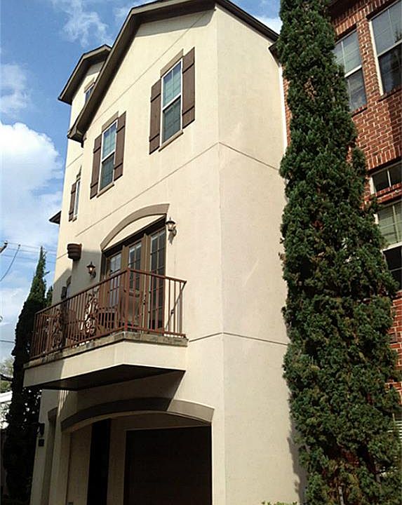 1st image of 912 Lovett Blvd Suite D