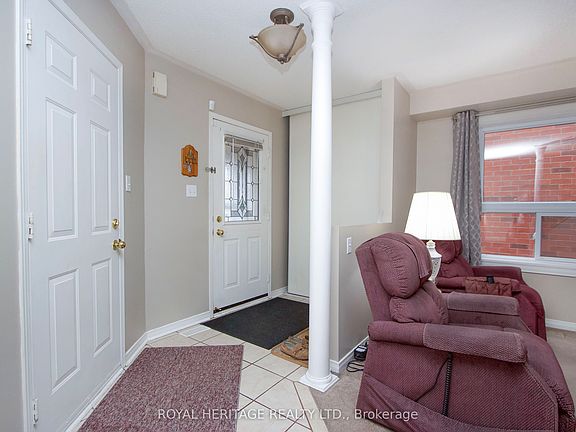 3rd image of 92 Booth Cres