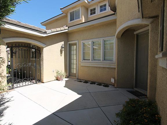 3rd image of 3472 Yellow Cove Ln