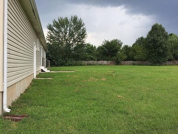 5th image of 22160 Hackney Cir