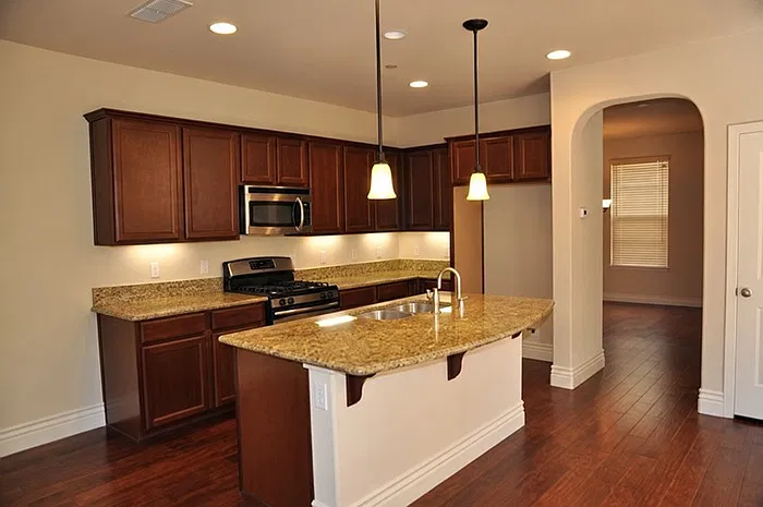 3 bed, 2.5 bath, 1995 sqft, $2,795 — Photo 4