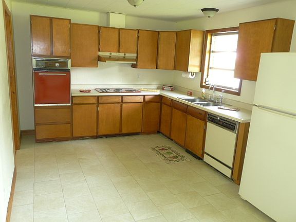4th image of 3223 W Cumberland Ave