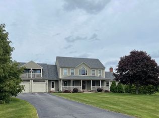 3 Carnoustie Dr, Falmouth, ME 04105