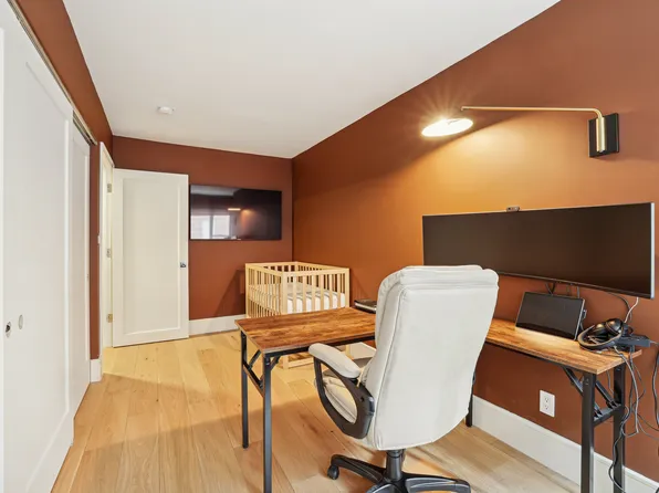 100 West 57th Street image 11 of 13