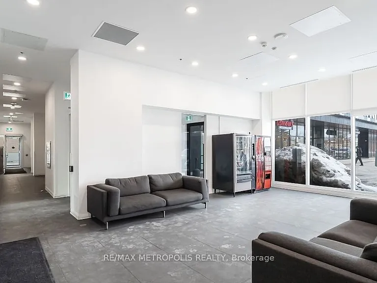 1900 Simcoe St N #413 — Photo 6