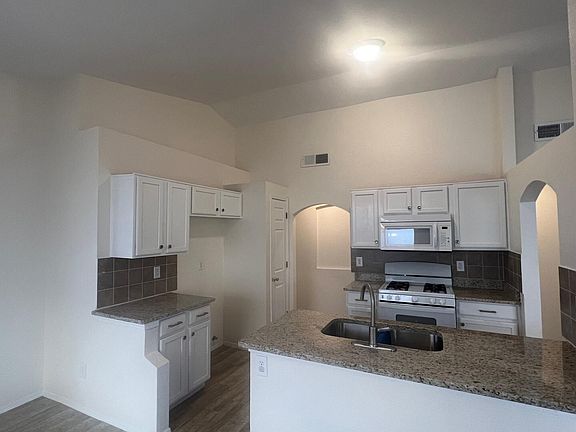 4th image of 11972 Spire Terrace Dr