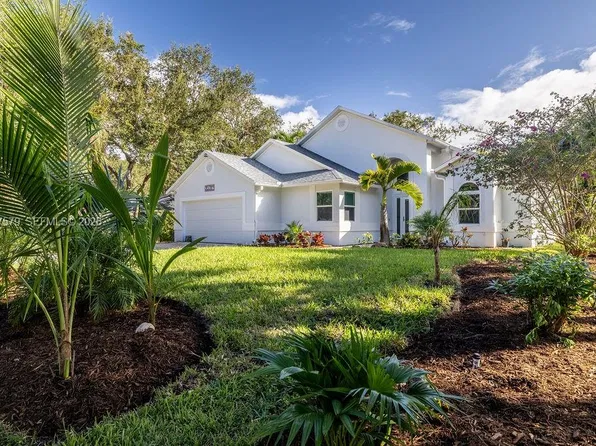 9330 Seagrape Dr, Vero Beach, FL 32963