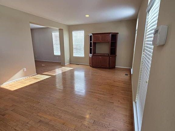 3rd image of 296 Rushfoil Dr
