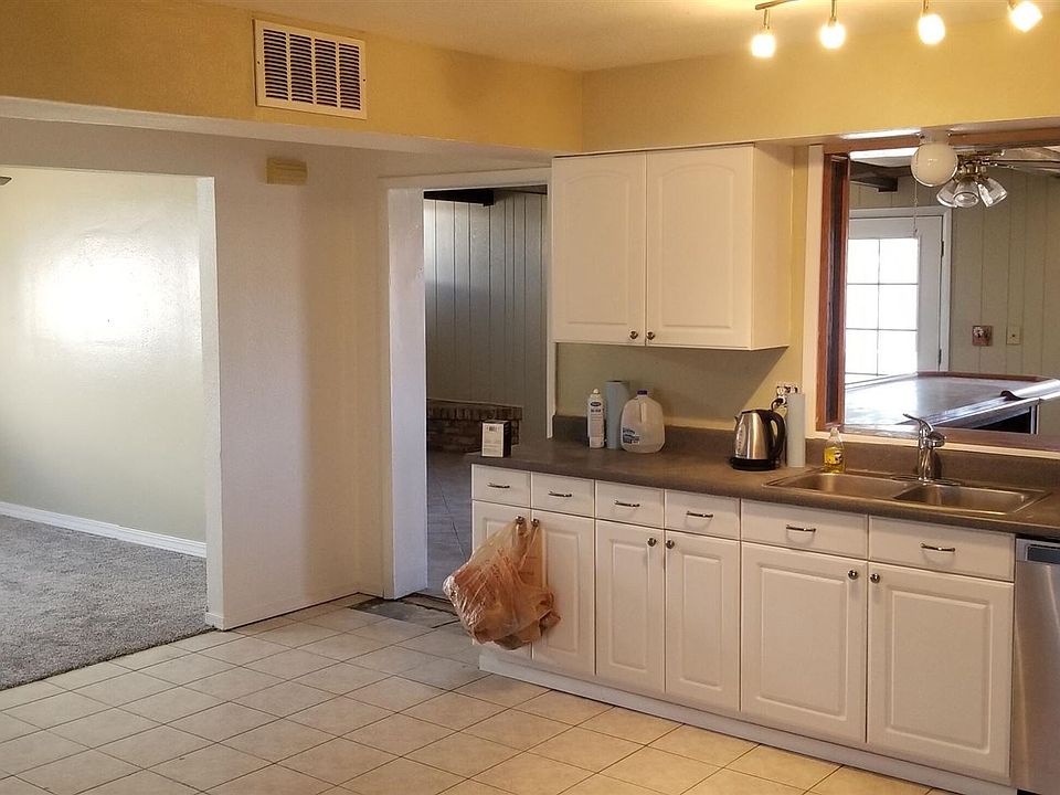 1st image of 3117 W Joan De Arc Ave