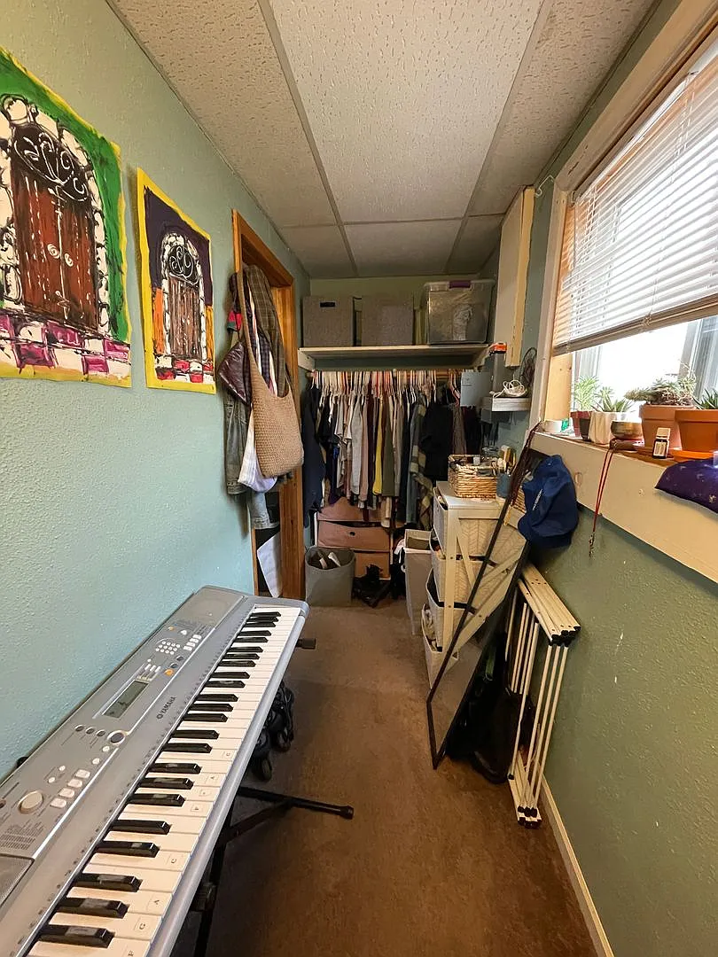 Two Bedroom Apartment Near TC and UWL — Photo 1