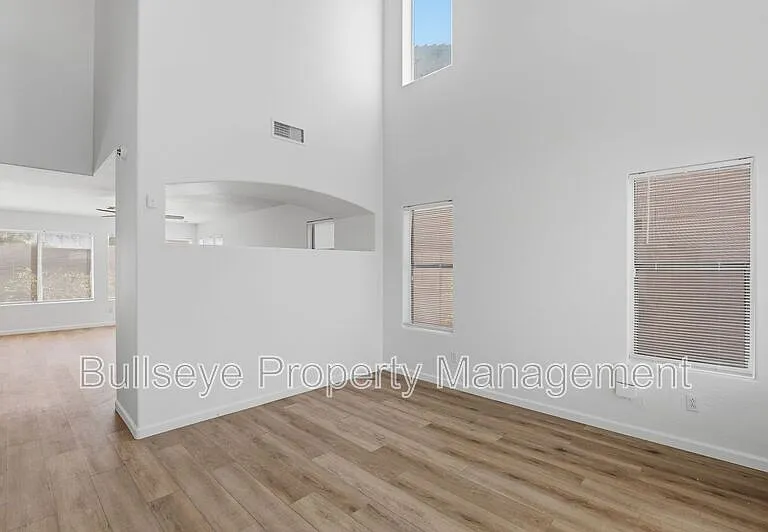 27513 N 63rd Dr — Photo 4