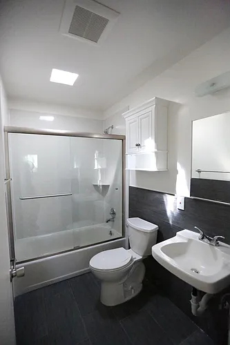 2210 McKinley Ave #7 Photo 1