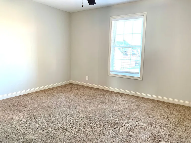 1533 Edgewater Ln — Photo 30