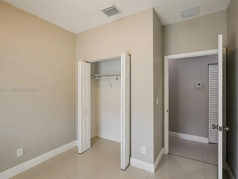 2835 NW 14th St — Photo 11