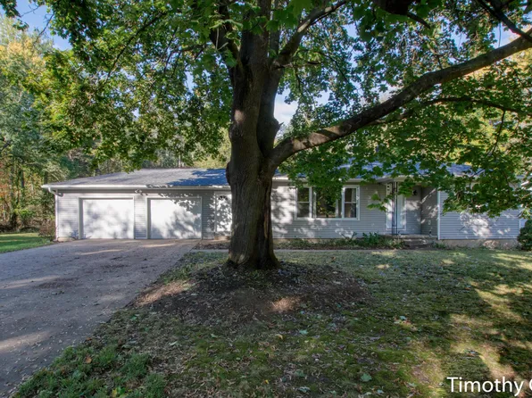 1305 Maplerow Ave NW, Grand Rapids, MI 49534