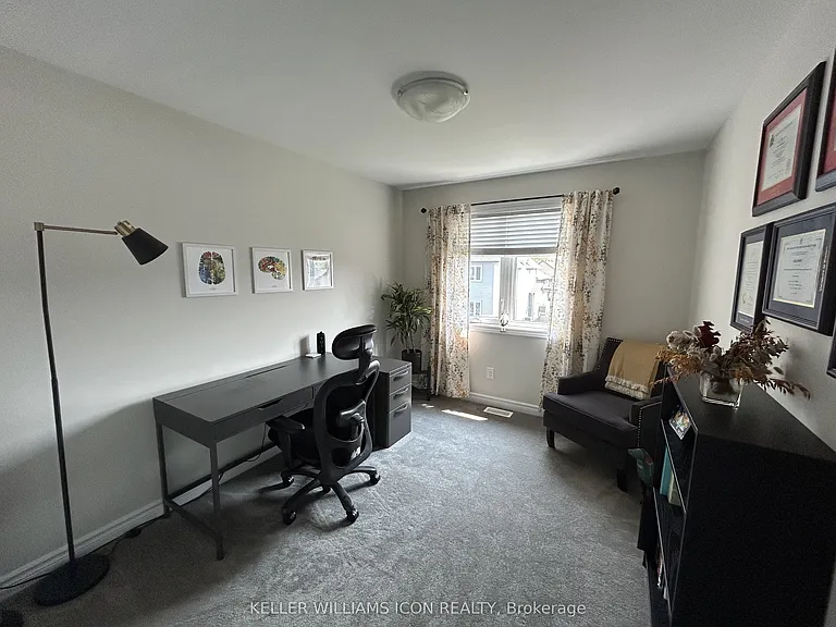 505 Manhattan Ct — Photo 23