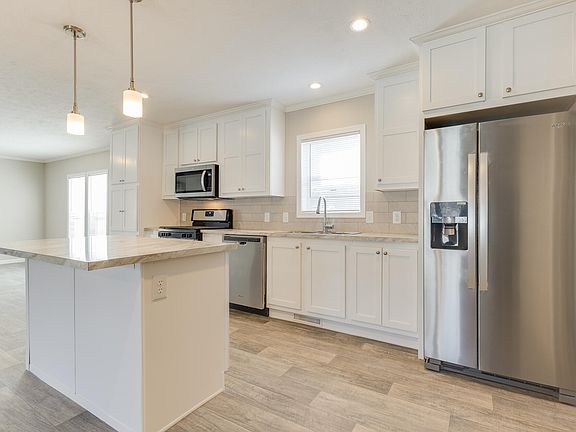 5th image of 875 W Grand River Ave #72