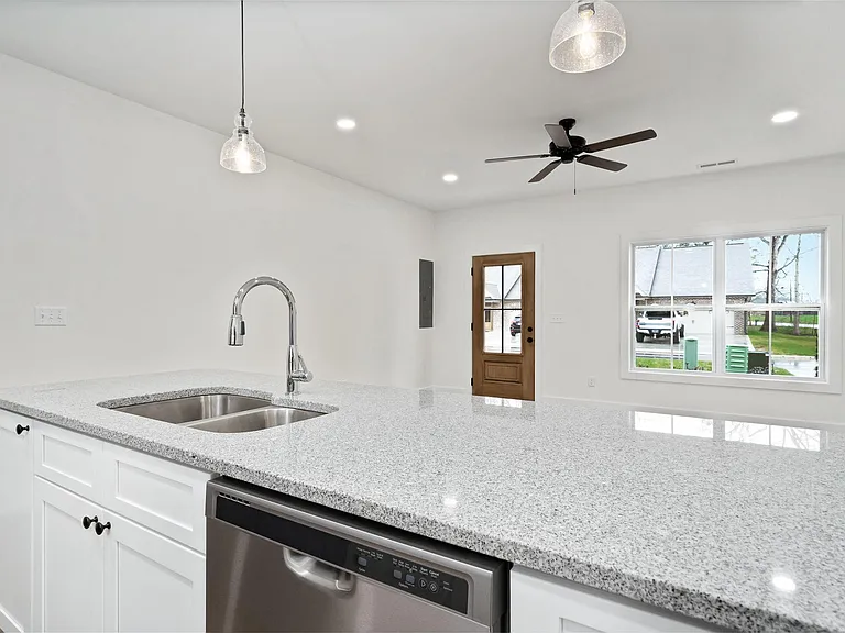 251 Baylor Ct — Photo 4
