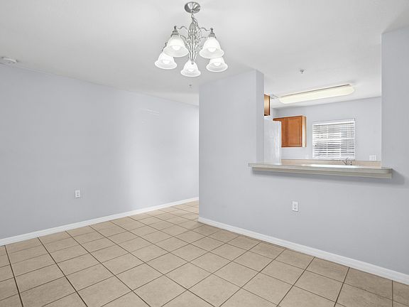 3rd image of 9080 Gervais #507
