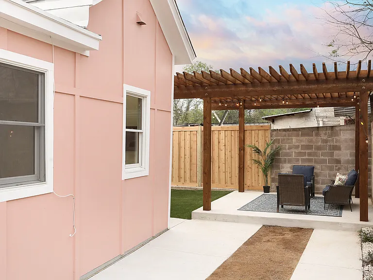 325 Montana St — Photo 31
