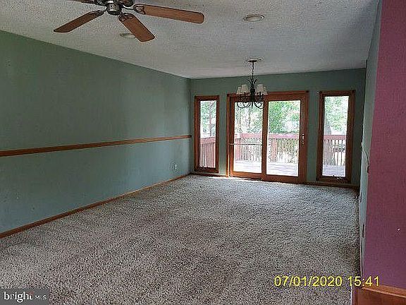 5th image of 118 Chapel Ave E