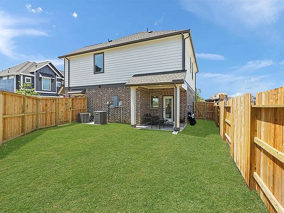 5th image of 1418 Shaded Rock Dr