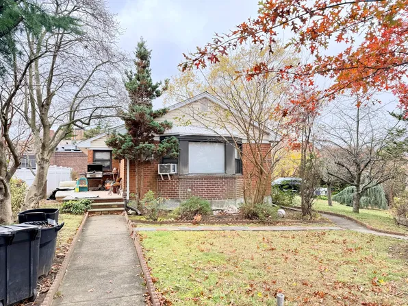 5002 228th St, Oakland Gardens, NY 11364