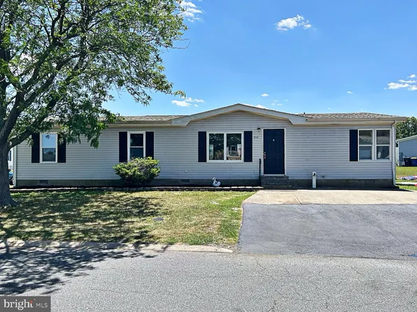 210 Persimmon Cir W, Dover, DE 19901